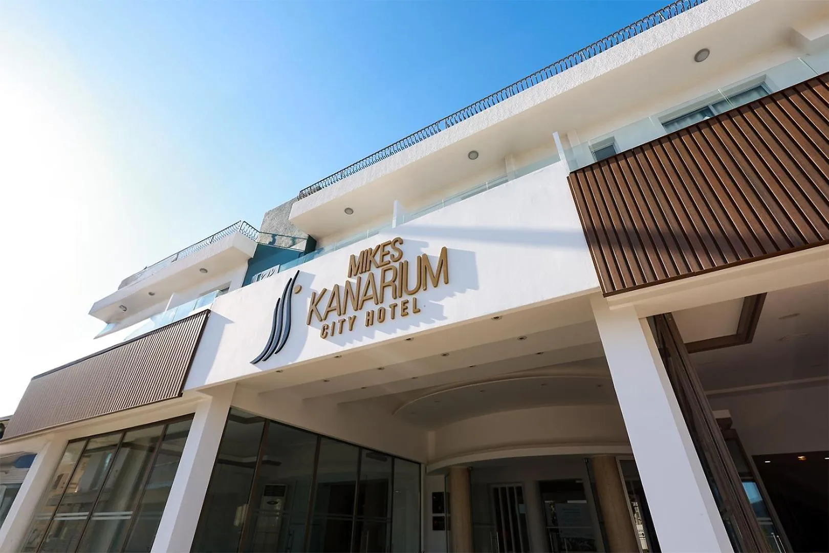 Mikes Kanarium City Hotel Larnaca 3*,